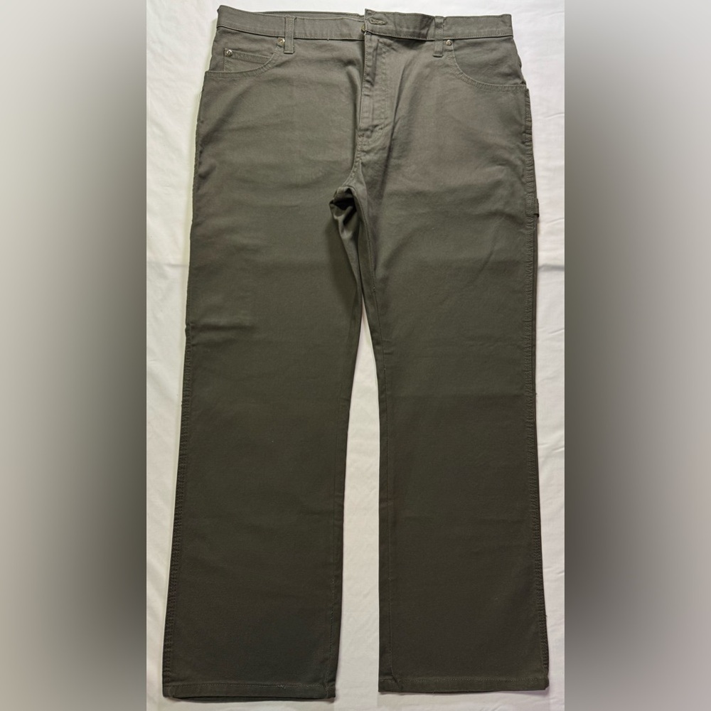 Dickies Olive Green Jeans.  Size 36X 30 
Genuine